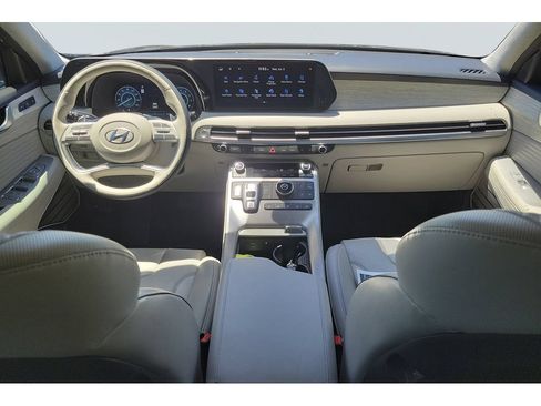 Used 2025 Hyundai Palisade Calligraphy FWD image 11