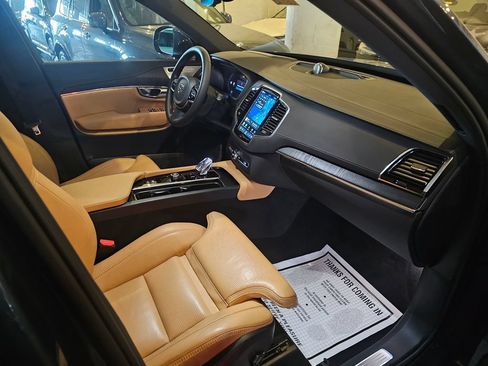 Certified 2024 Volvo XC90 B6 Ultimate AWD/4WD image 10