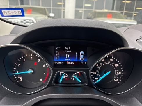 Used 2019 Ford Escape Titanium image 10