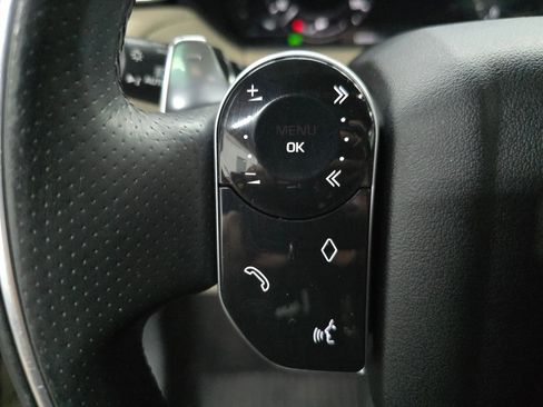 Used 2018 Land Rover Range Rover Velar R-Dynamic SE image 26