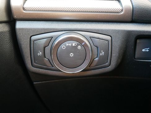 Used 2019 Ford Fusion SE FWD image 26