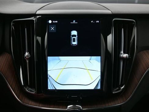 Used 2023 Volvo XC60 B5 Plus AWD/4WD image 22