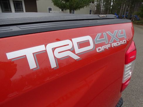 Used 2017 Toyota Tundra 4x4 CrewMax w/ SR5 & TRD Pkgs image 45
