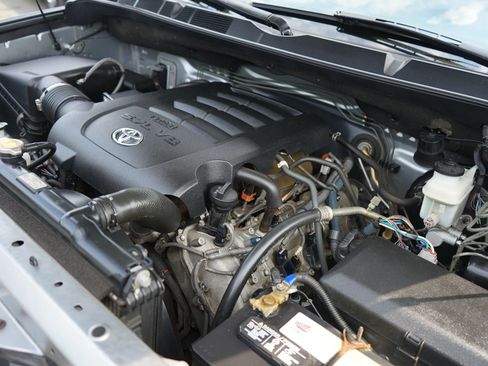 Used 2012 Toyota Tundra 4x4 CrewMax w/ TRD Off-Road Pkg image 10