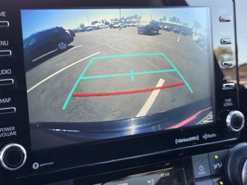 Used 2022 Toyota Highlander LE image 13