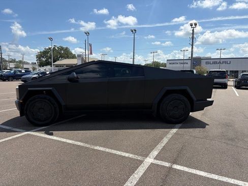 Used 2024 Tesla Cybertruck AWD Crew Cab image 3