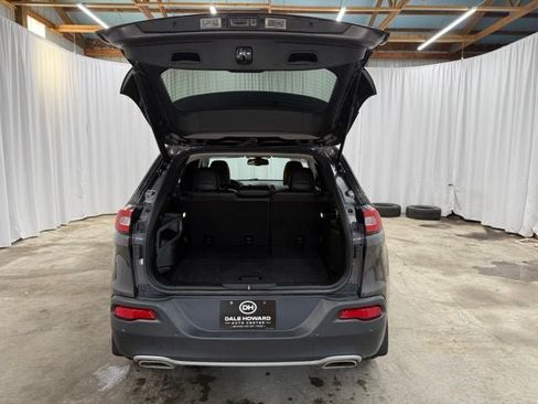 Used 2018 Jeep Cherokee Limited AWD/4WD image 23