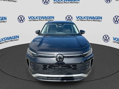 Certified 2025 Volkswagen Tiguan S w/ 18" Wheel Package FWD image 9
