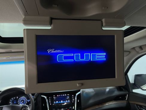 Used 2018 Cadillac Escalade Premium Luxury image 12