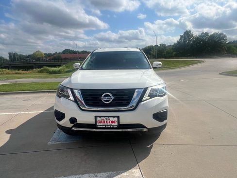 Used 2020 Nissan Pathfinder S FWD image 3