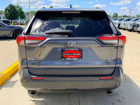 Used 2019 Toyota RAV4 XLE w/ Convenience Package AWD/4WD image 6