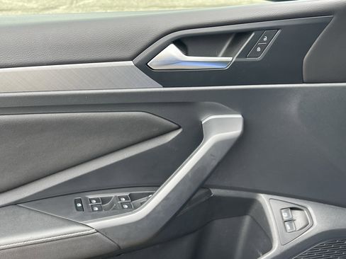 Used 2024 Volkswagen Jetta SE w/ Panoramic Sunroof Package image 12