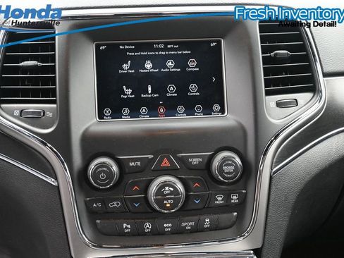 Used 2018 Jeep Grand Cherokee Limited AWD/4WD image 15