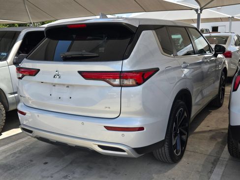 Used 2022 Mitsubishi Outlander SE FWD image 7