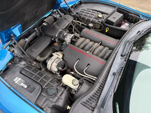 Used 1998 Chevrolet Corvette Coupe RWD image 11