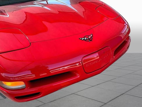 Used 2001 Chevrolet Corvette Coupe w/ Preferred Equipment Group2 RWD image 26