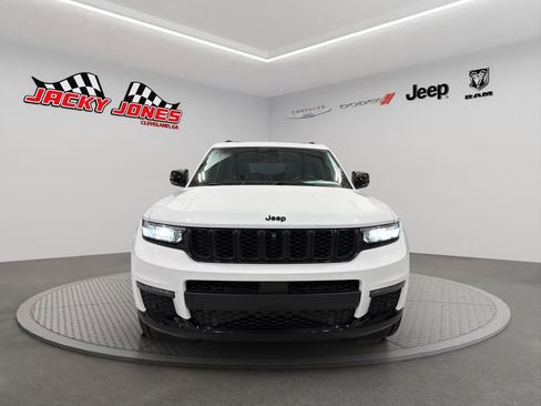 Used 2023 Jeep Grand Cherokee L Limited w/ Luxury Tech Group II AWD/4WD image 14