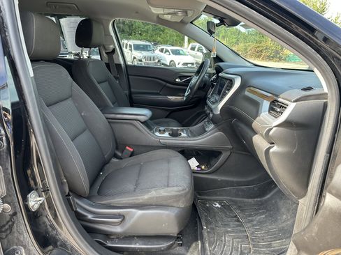 Used 2022 GMC Acadia SLE image 10