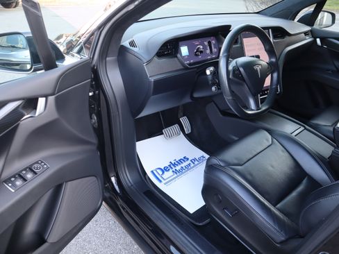 Used 2018 Tesla Model X P100D image 3