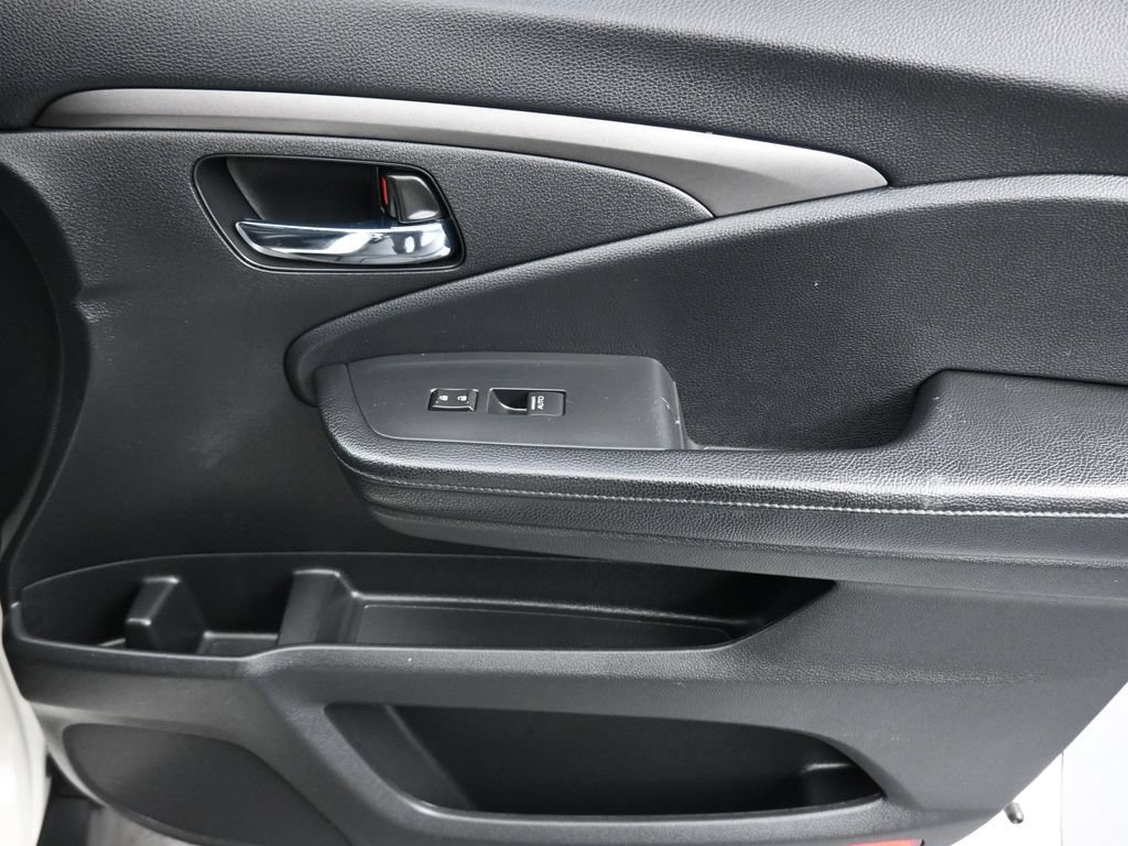 Used 2019 Honda Pilot LX image 48