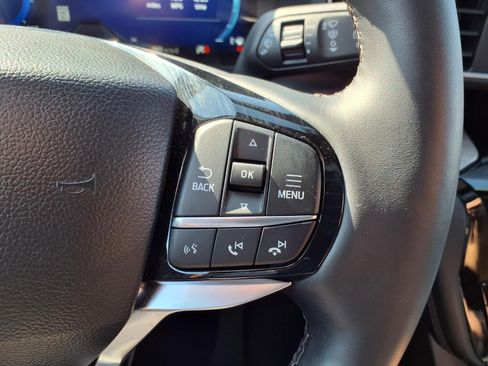 Used 2023 Ford Explorer Platinum w/ Technology Package image 13