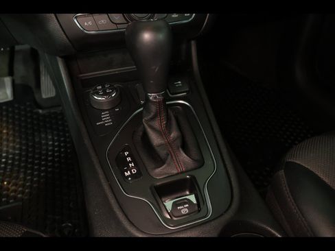 Used 2022 Jeep Cherokee Trailhawk w/ Sun, Sound & Nav Group image 28