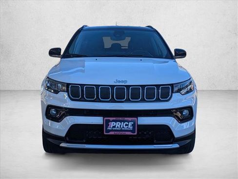 Used 2022 Jeep Compass Limited image 2