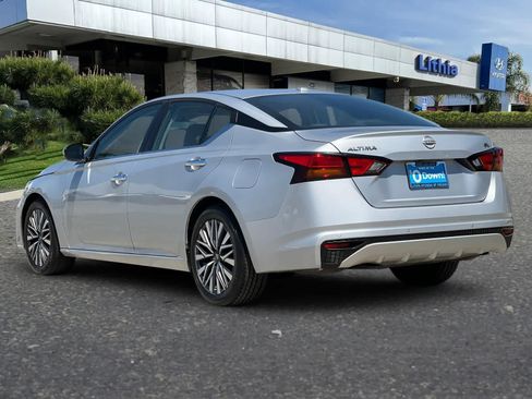Used 2023 Nissan Altima 2.5 SV FWD image 7