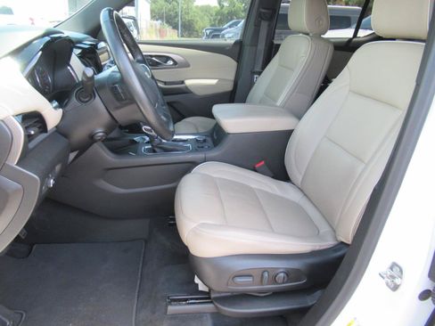 Certified 2023 Chevrolet Traverse Premier FWD image 18