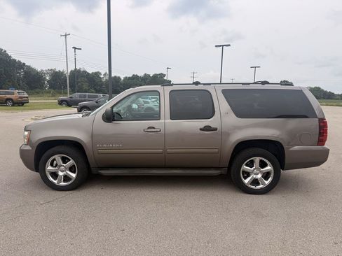 Used 2013 Chevrolet Suburban LT AWD/4WD image 6