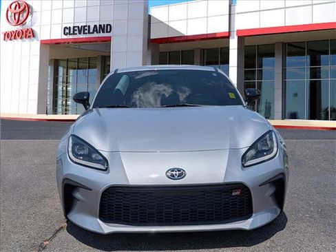 Used 2025 Toyota GR86 RWD image 3