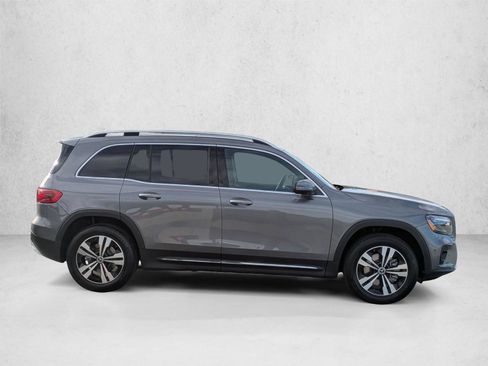 New 2026 Mercedes-Benz GLB 250 4MATIC image 4
