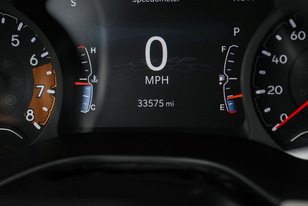 Used 2023 Jeep Compass Limited AWD/4WD image 3