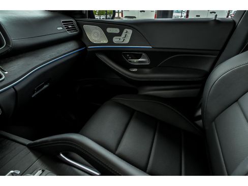 Certified 2025 Mercedes-Benz GLS 450 4MATIC image 23