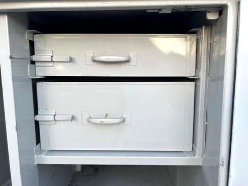 Used 2006 Ford F350 2WD Regular Cab Super Duty image 12