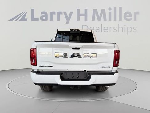New 2026 RAM 2500 Laramie AWD/4WD image 4