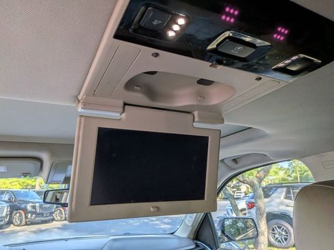 Used 2017 Chevrolet Suburban LT AWD/4WD image 15