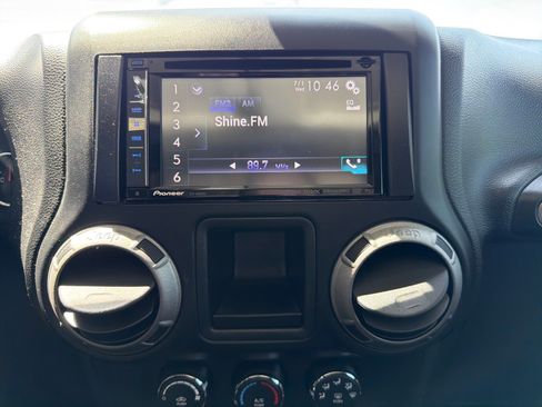 Used 2014 Jeep Wrangler Sport AWD/4WD image 17