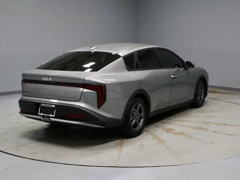 Used 2025 Kia K4 FWD image 10