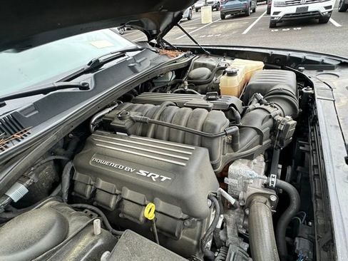 Used 2016 Dodge Challenger R/T Scat Pack w/ Leather Interior Group RWD image 18