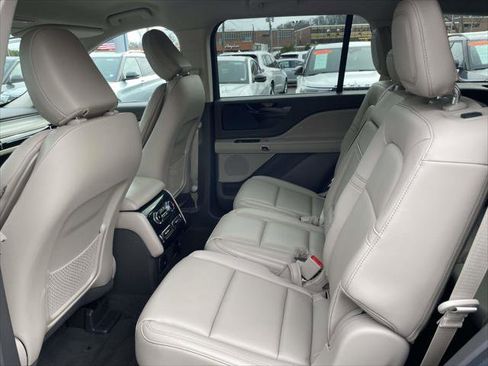Used 2023 Lincoln Aviator Standard image 11