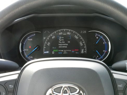Certified 2025 Toyota RAV4 LE image 21