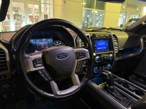 Used 2019 Ford F150 Platinum w/ Equipment Group 701A Luxury image 5