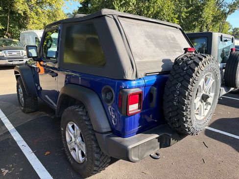 Used 2019 Jeep Wrangler Sport AWD/4WD image 3