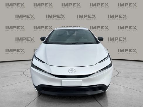 Used 2025 Toyota Prius LE image 8