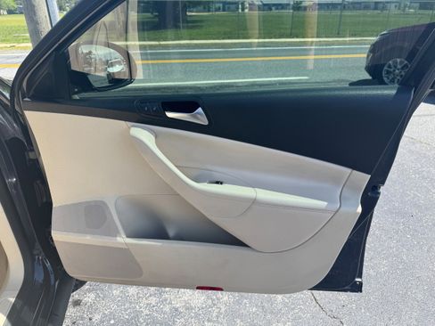 Used 2010 Volkswagen Passat Komfort image 22