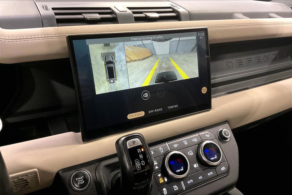 Used 2023 Land Rover Defender 130 X-Dynamic SE AWD/4WD image 15