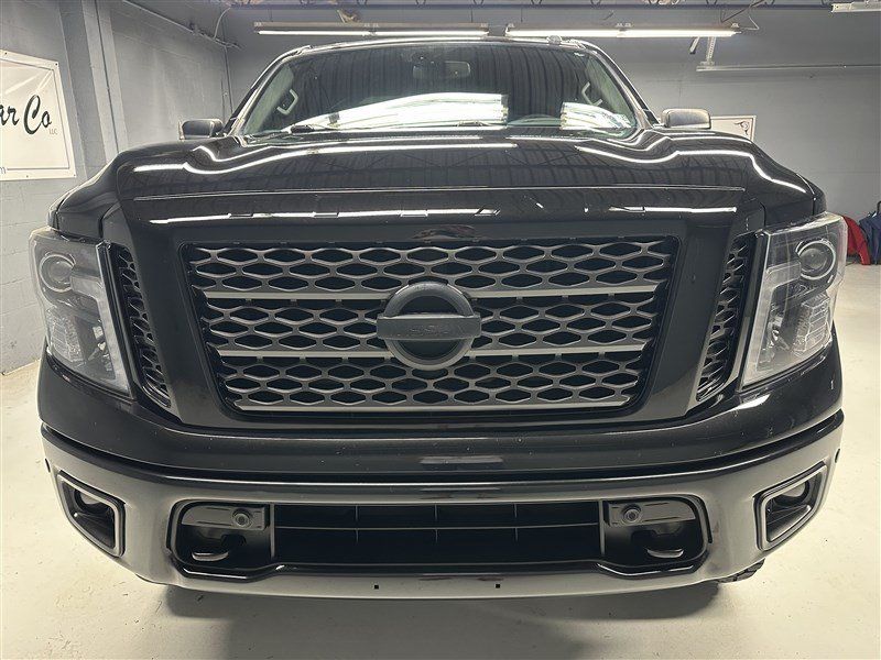 Used 2019 Nissan Titan SV w/ SV Convenience Package AWD/4WD image 10