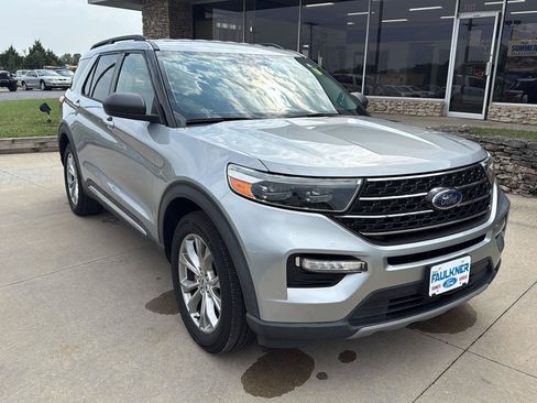 Used 2020 Ford Explorer XLT w/ Equipment Group 202A AWD/4WD image 1