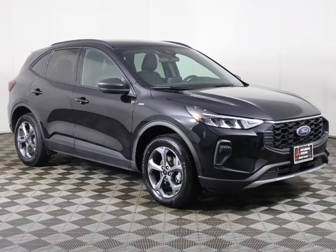 Used 2025 Ford Escape ST-Line AWD/4WD image 2